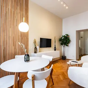 Apartment Classy And Elegant In A Calm Area, Wien
