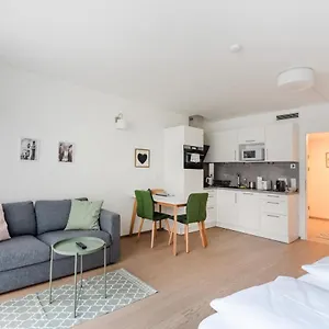 Apartment Quiet And Cozy Next To Mariahilfer Strasse And Naschmarkt With Ac, Minimum 30 Nights, Wien